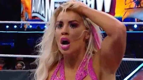 Wrestlemania 37: Carmella, Dana Brooke Suffer Nip Slips;。